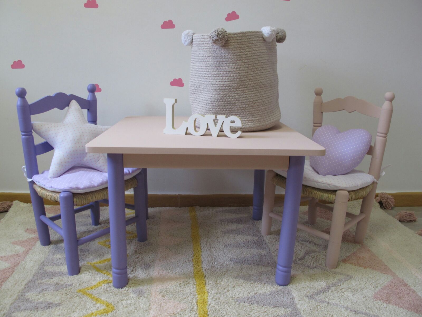 Mesa infantil artesanal diseñada a tu gusto - Mimitos Home