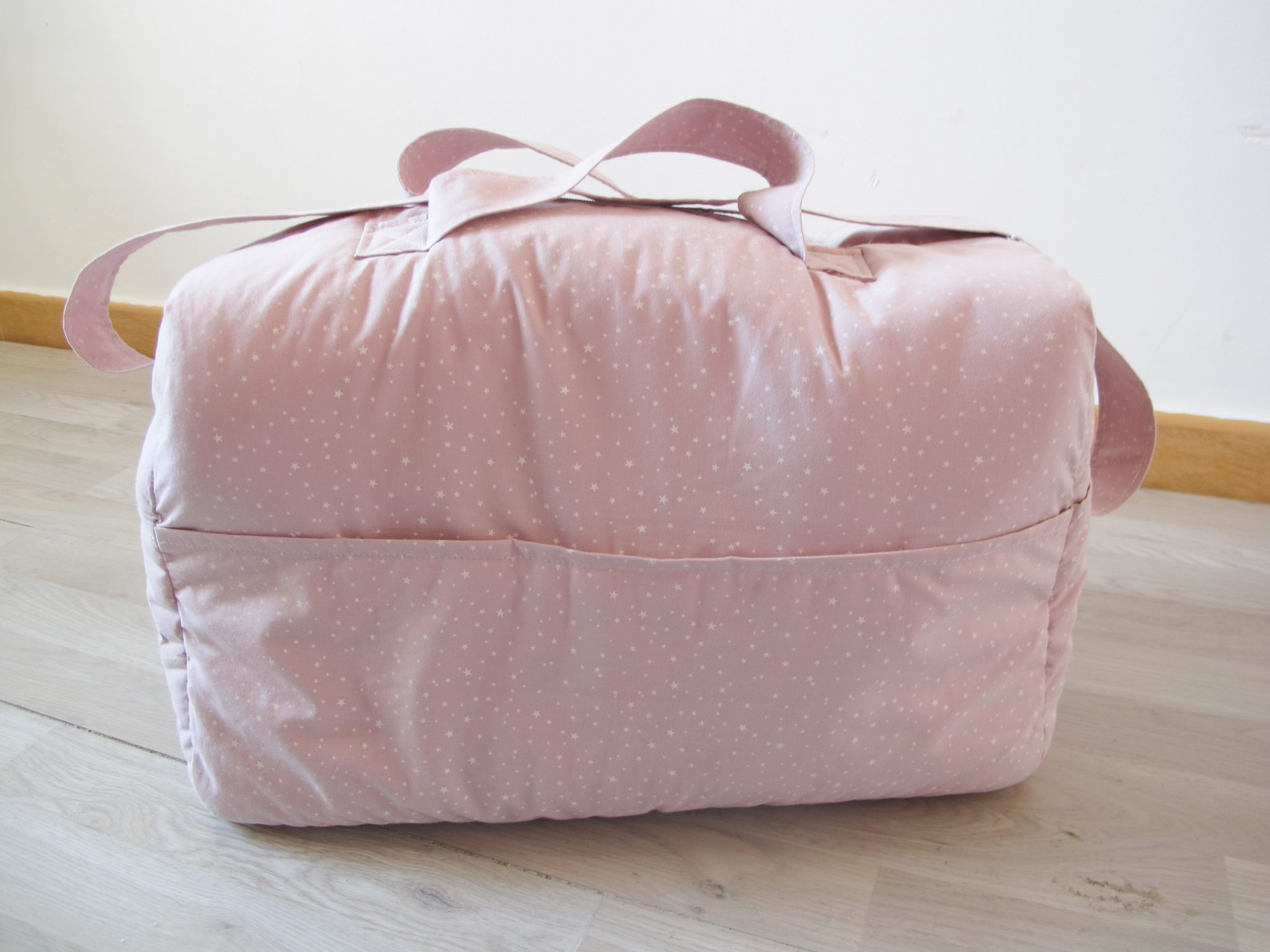 Bolso de maternidad fondo rosa estrellas blancas nueva coleccion - Mimitos  Home