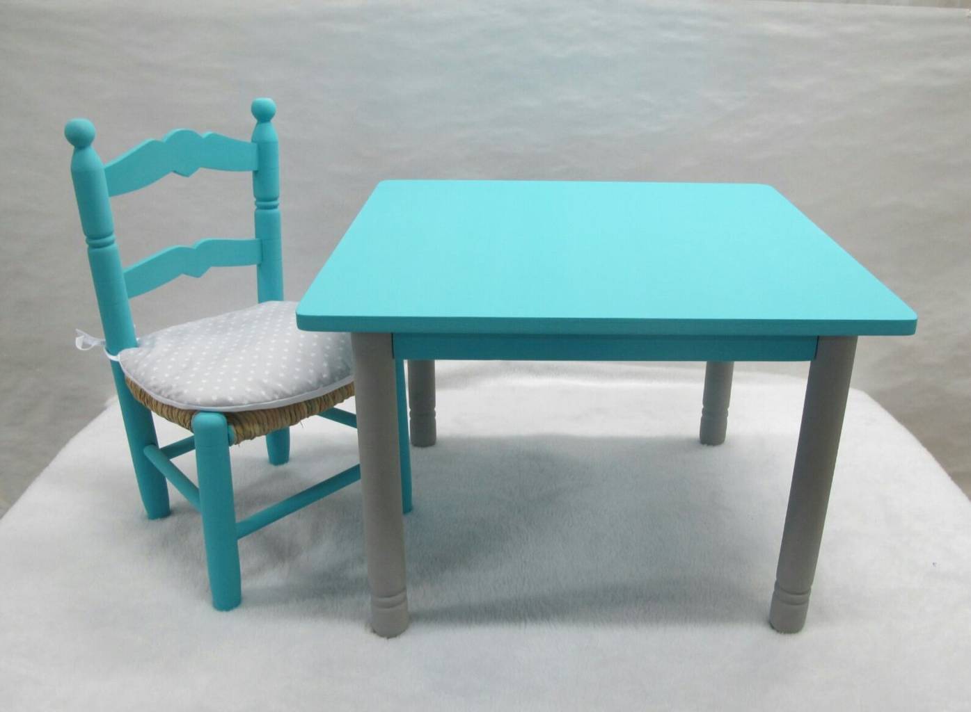 Mesa infantil, mesa blanca para jugar, artesanía y pintura en la